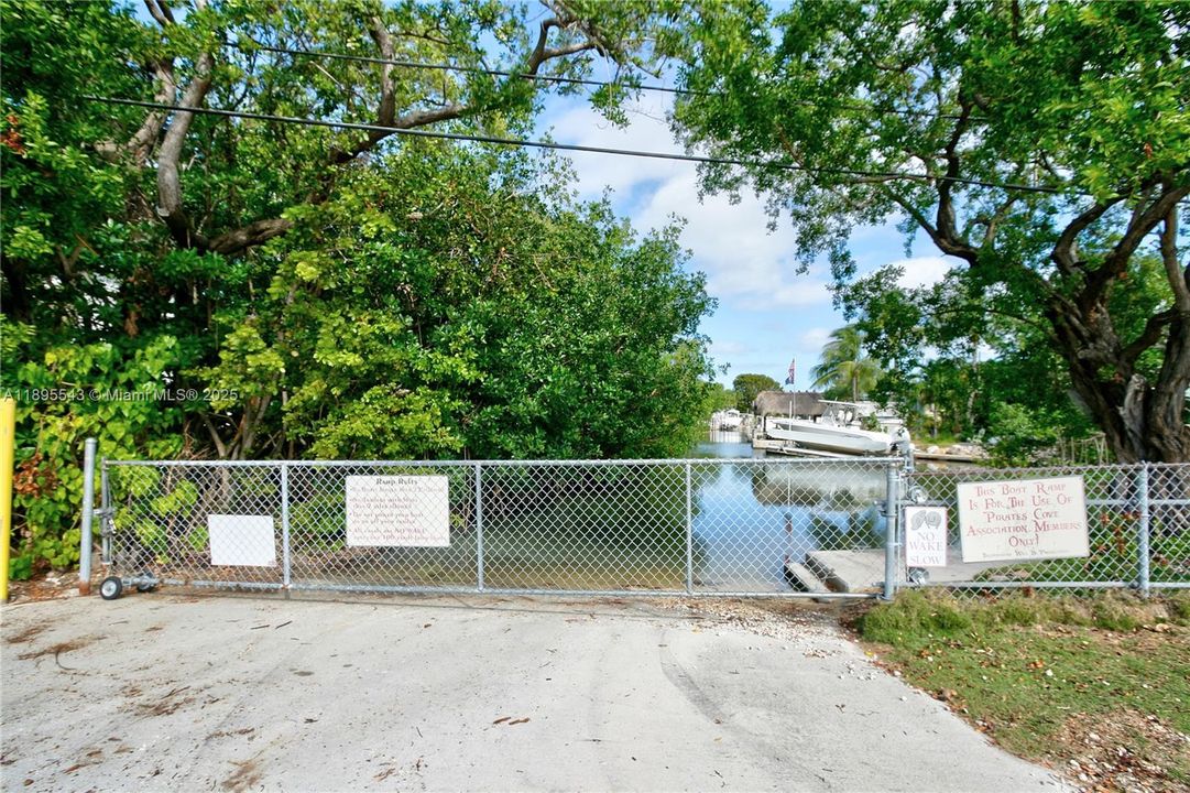 На продажу: $1,199,000 (2 спален, 2 ванн, 1315 Квадратных фут)