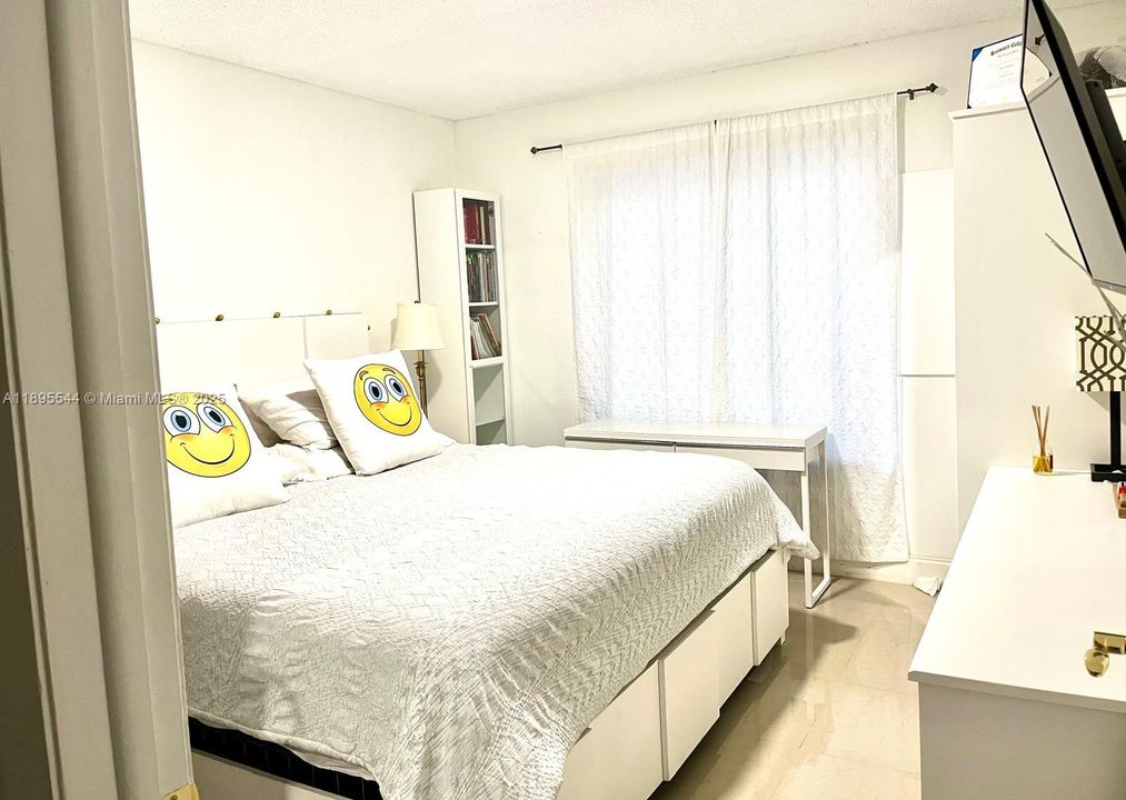 Recently Rented: $2,000 (1 beds, 1 baths, 862 Square Feet)