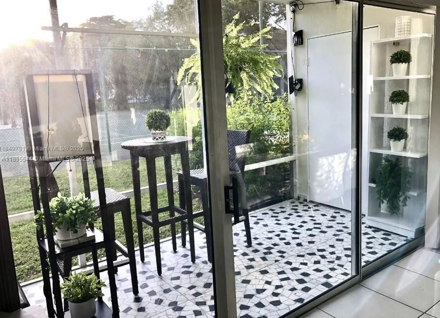 Recently Rented: $2,000 (1 beds, 1 baths, 862 Square Feet)