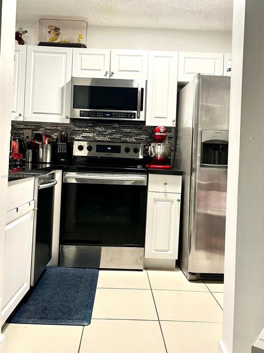 Recently Rented: $2,000 (1 beds, 1 baths, 862 Square Feet)
