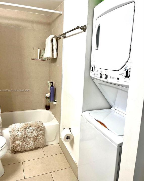 Recently Rented: $2,000 (1 beds, 1 baths, 862 Square Feet)