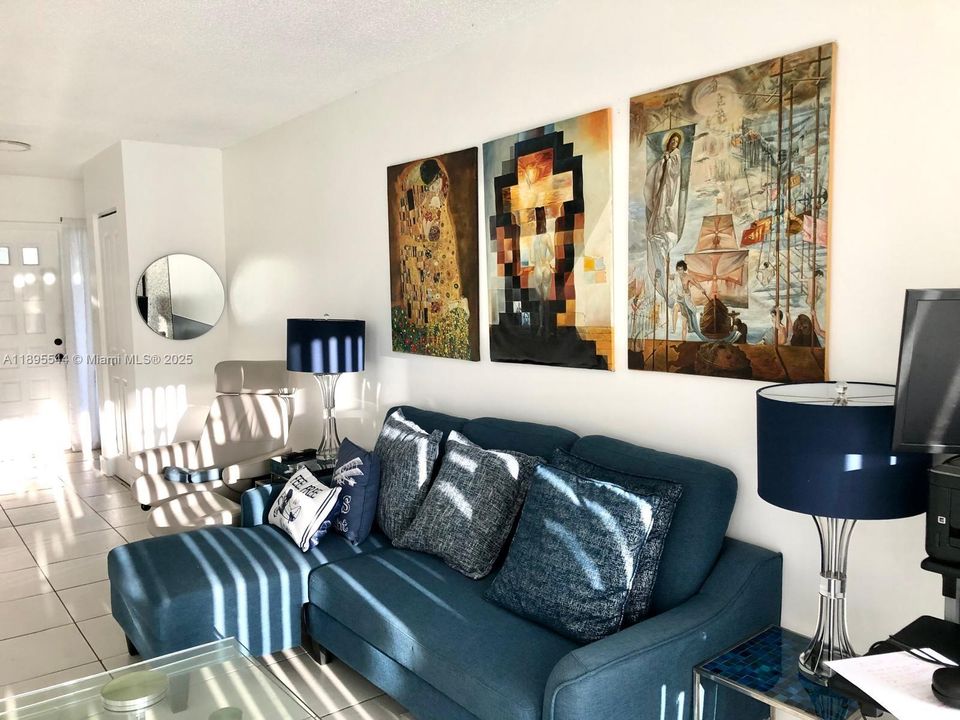 Recently Rented: $2,000 (1 beds, 1 baths, 862 Square Feet)