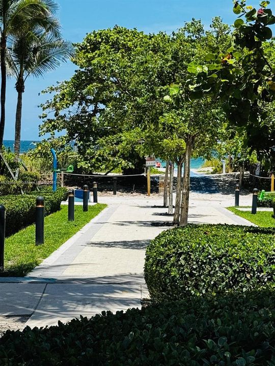 For Sale: $319,000 (1 beds, 1 baths, 770 Square Feet)