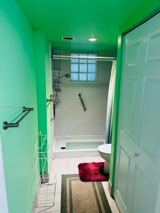 For Sale: $319,000 (1 beds, 1 baths, 770 Square Feet)