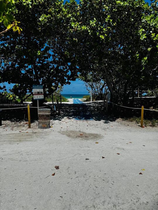 For Sale: $319,000 (1 beds, 1 baths, 770 Square Feet)