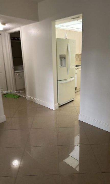 Active With Contract: $1,750 (1 beds, 1 baths, 750 Square Feet)