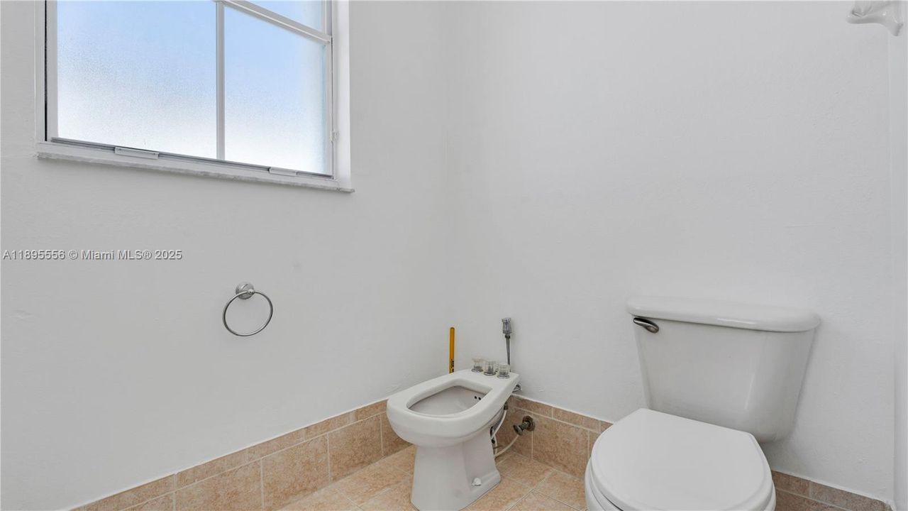 Недавно арендовано: $5,300 (5 спален, 4 ванн, 3017 Квадратных фут)