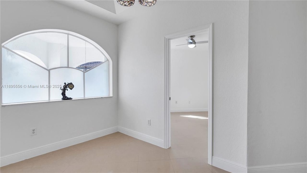 Недавно арендовано: $5,300 (5 спален, 4 ванн, 3017 Квадратных фут)