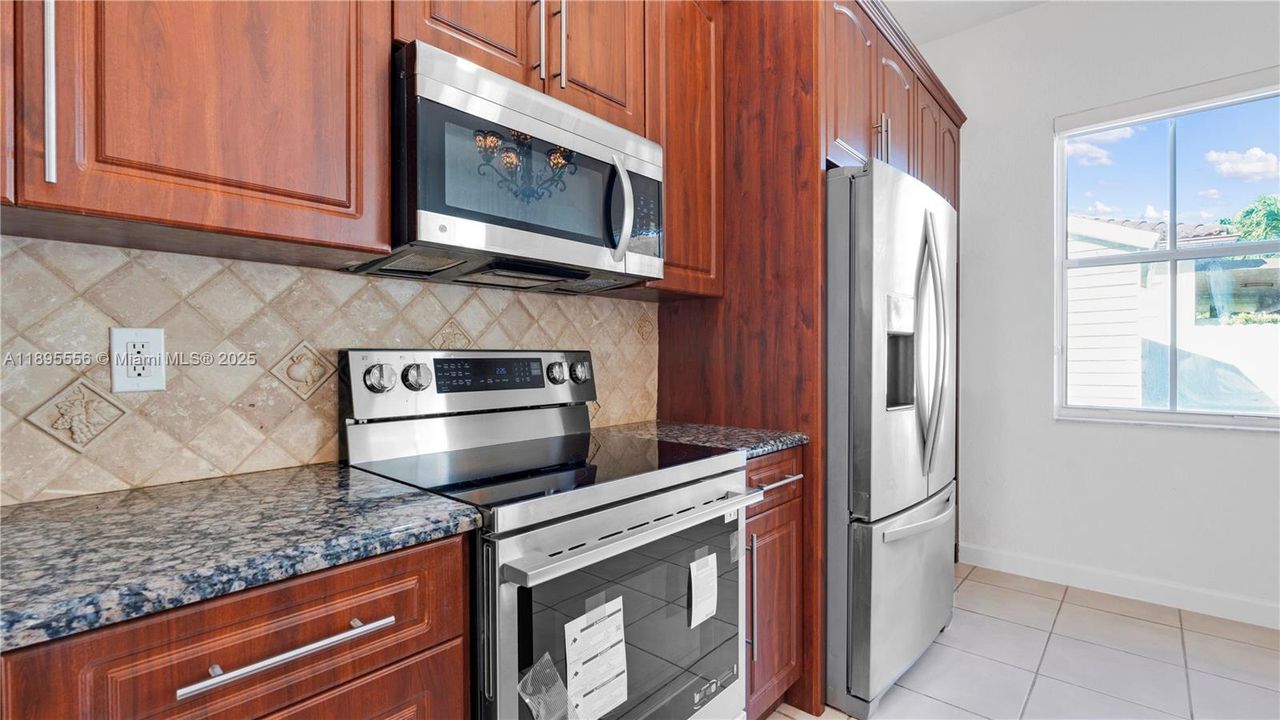 Недавно арендовано: $5,300 (5 спален, 4 ванн, 3017 Квадратных фут)