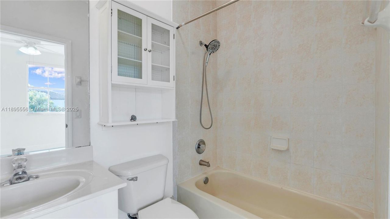 Недавно арендовано: $5,300 (5 спален, 4 ванн, 3017 Квадратных фут)