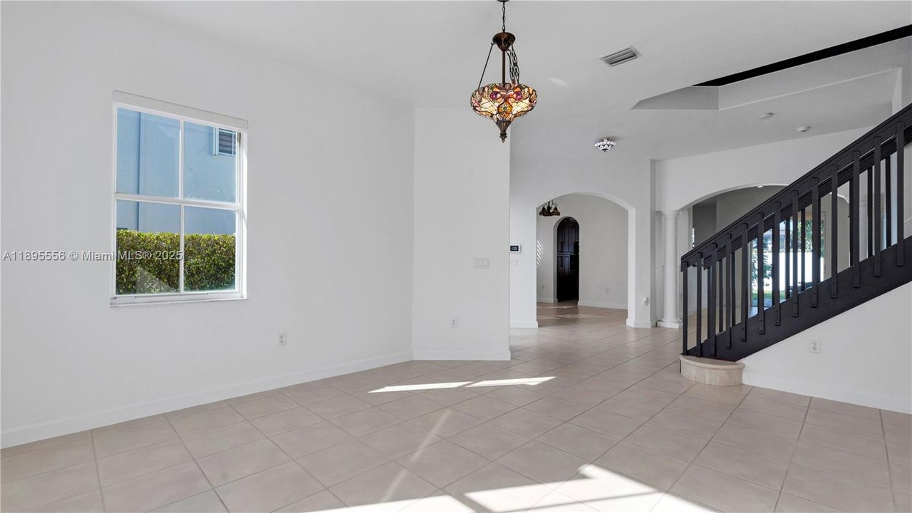 Недавно арендовано: $5,300 (5 спален, 4 ванн, 3017 Квадратных фут)