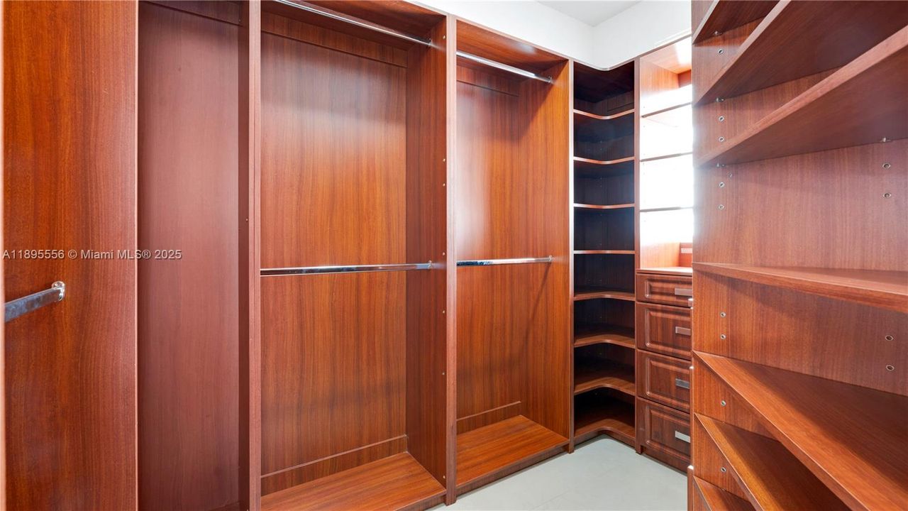 Недавно арендовано: $5,300 (5 спален, 4 ванн, 3017 Квадратных фут)