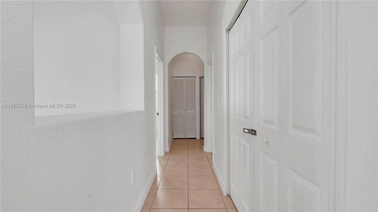 Недавно арендовано: $5,300 (5 спален, 4 ванн, 3017 Квадратных фут)