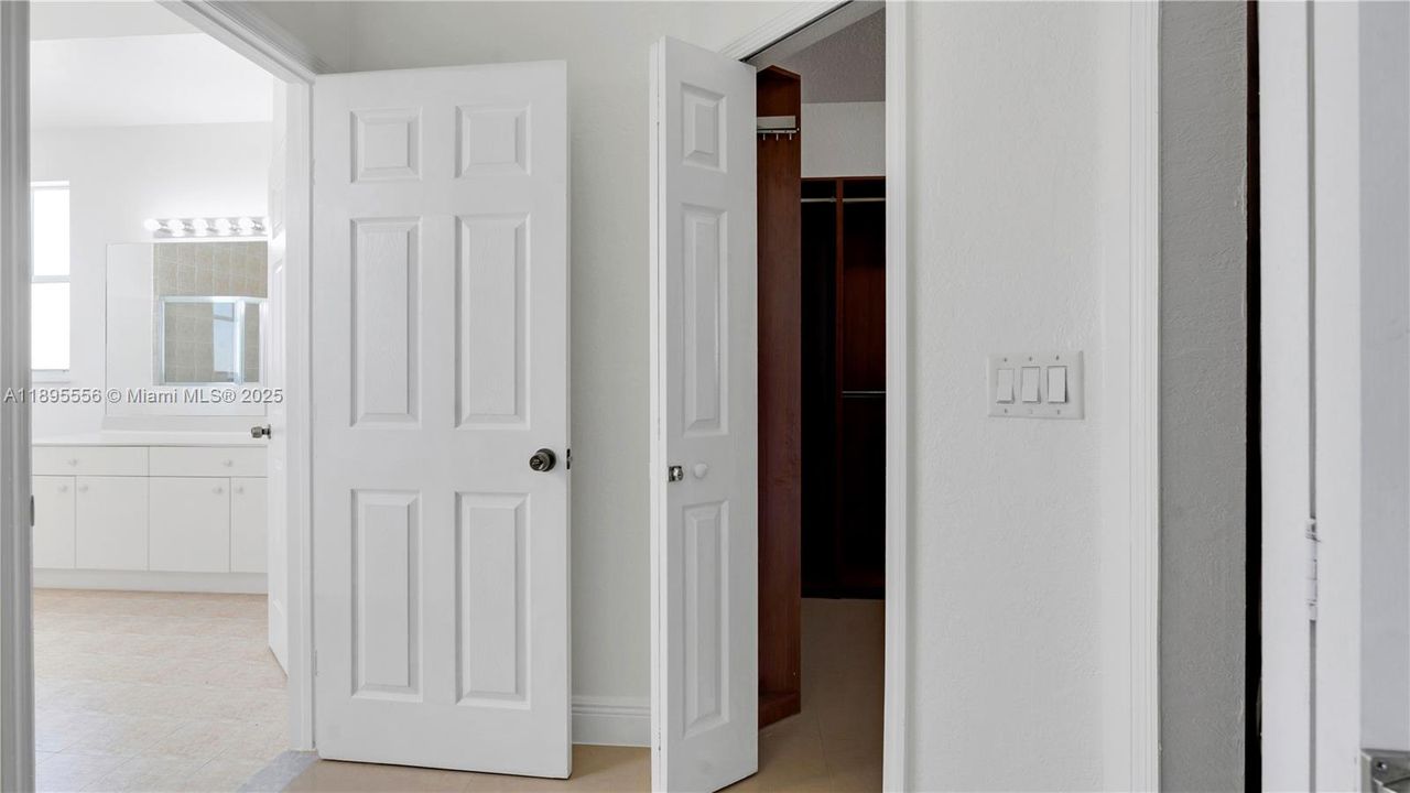 Недавно арендовано: $5,300 (5 спален, 4 ванн, 3017 Квадратных фут)