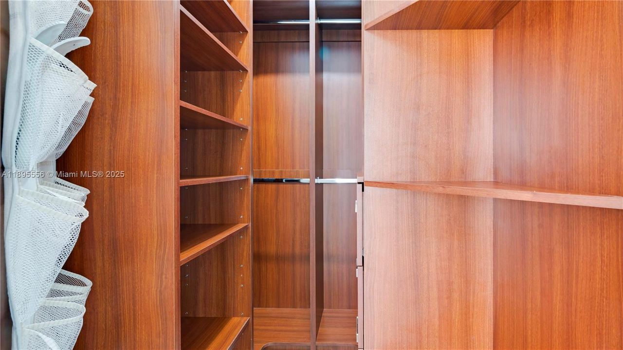 Недавно арендовано: $5,300 (5 спален, 4 ванн, 3017 Квадратных фут)