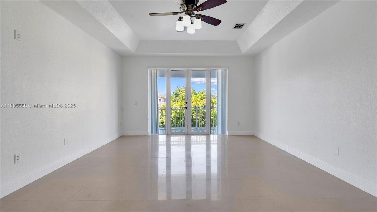 Недавно арендовано: $5,300 (5 спален, 4 ванн, 3017 Квадратных фут)