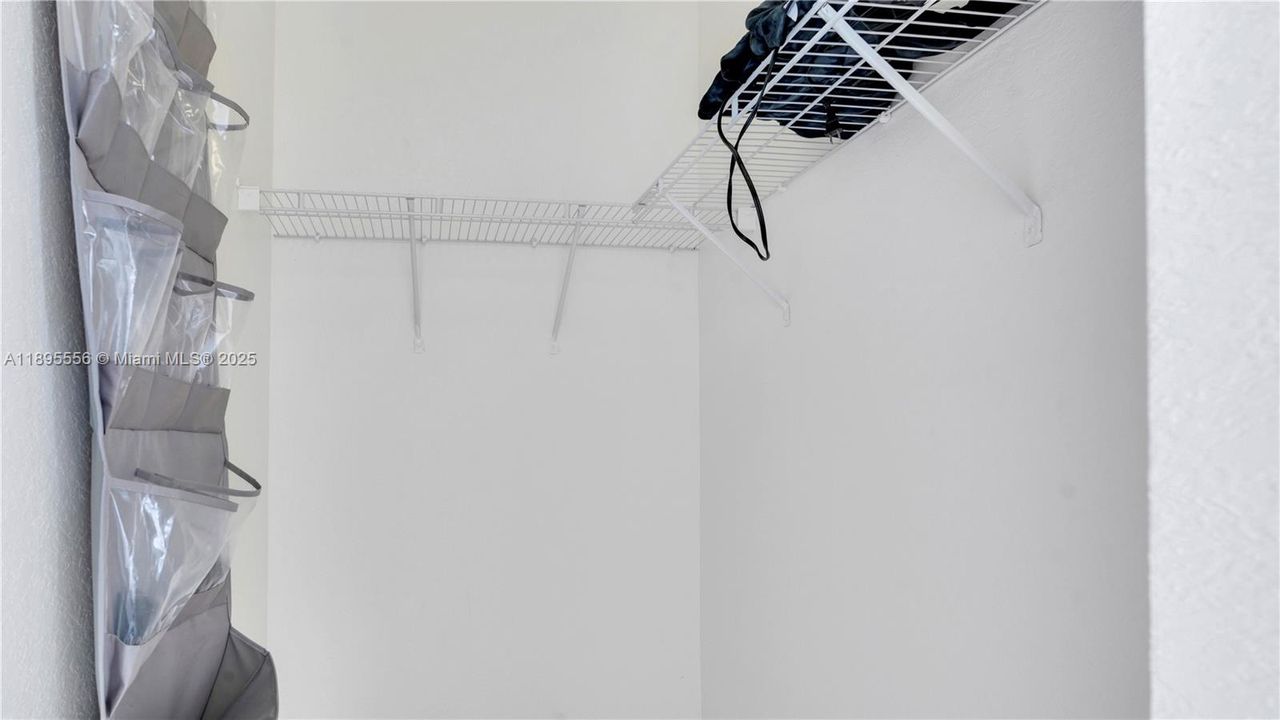 Недавно арендовано: $5,300 (5 спален, 4 ванн, 3017 Квадратных фут)