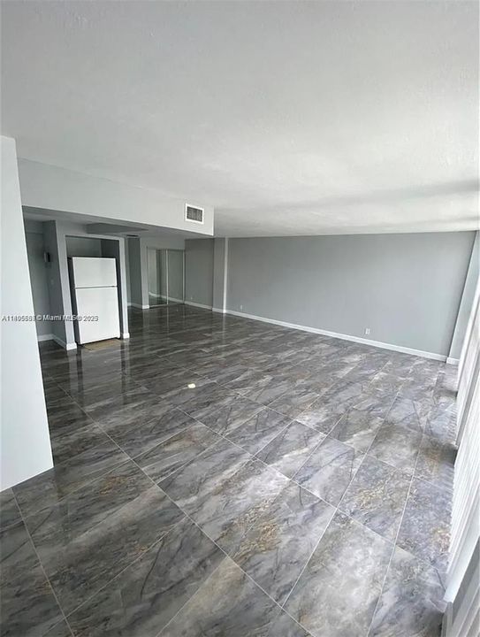 На продажу: $235,000 (1 спален, 1 ванн, 1100 Квадратных фут)