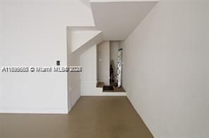 出租: $5,200 (3 贝兹, 3 浴室, 2438 平方英尺)