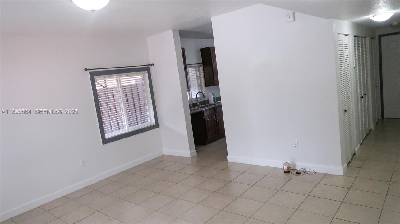 В аренду: $3,480 (3 спален, 2 ванн, 1260 Квадратных фут)