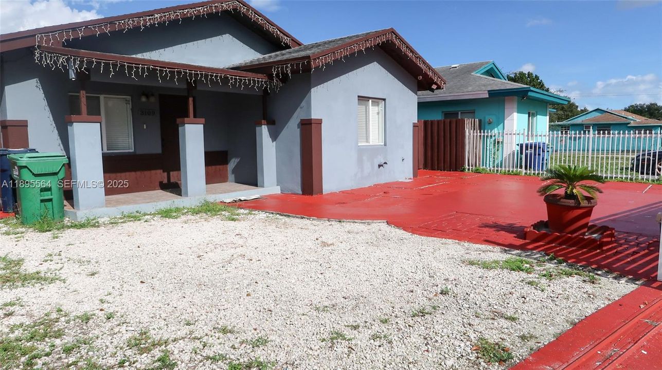 В аренду: $3,480 (3 спален, 2 ванн, 1260 Квадратных фут)