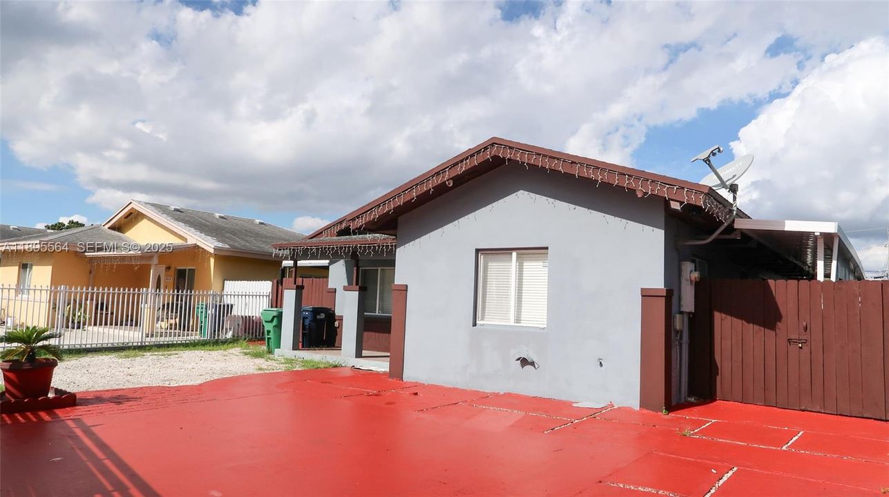 В аренду: $3,480 (3 спален, 2 ванн, 1260 Квадратных фут)