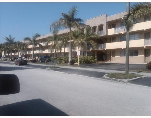 For Sale: $238,900 (2 beds, 1 baths, 787 Square Feet)