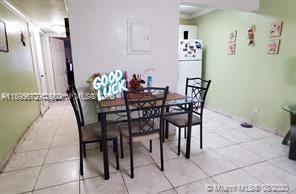For Sale: $238,900 (2 beds, 1 baths, 787 Square Feet)