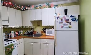 For Sale: $238,900 (2 beds, 1 baths, 787 Square Feet)