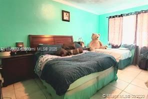 For Sale: $238,900 (2 beds, 1 baths, 787 Square Feet)