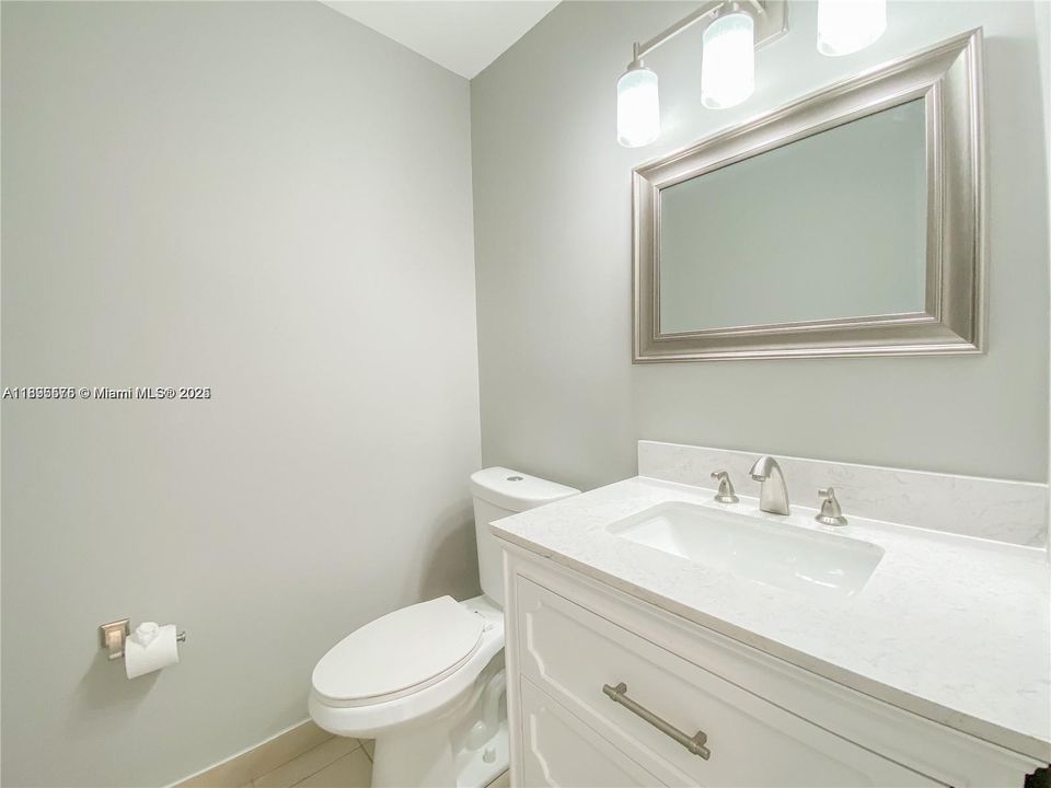 Active With Contract: $1,750 (2 beds, 1 baths, 800 Square Feet)