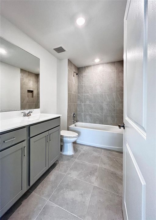 For Rent: $2,600 (4 beds, 2 baths, 1814 Square Feet)