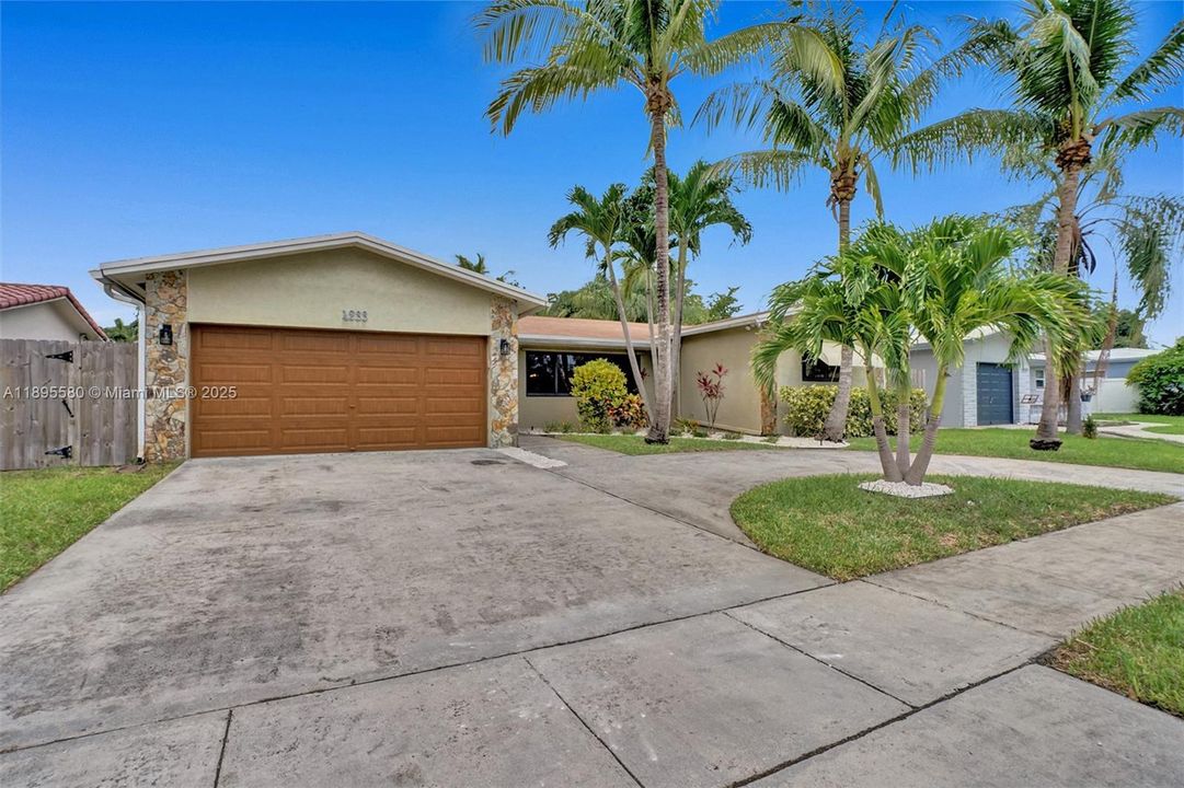 最近租的: $5,500 (4 贝兹, 2 浴室, 2061 平方英尺)