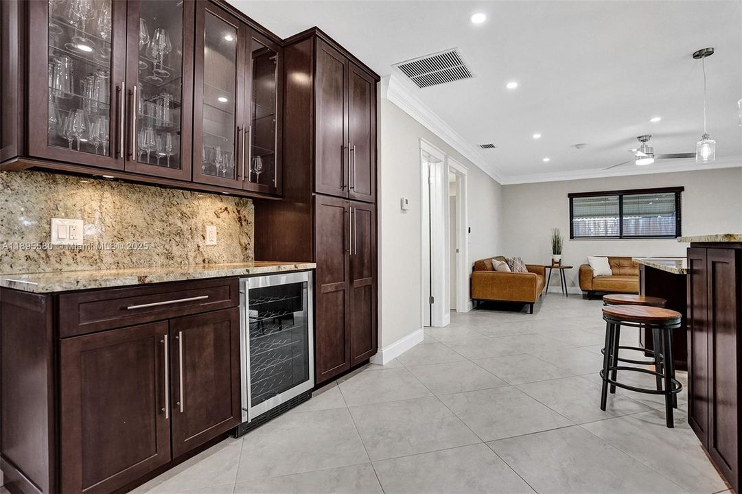 最近租的: $5,500 (4 贝兹, 2 浴室, 2061 平方英尺)