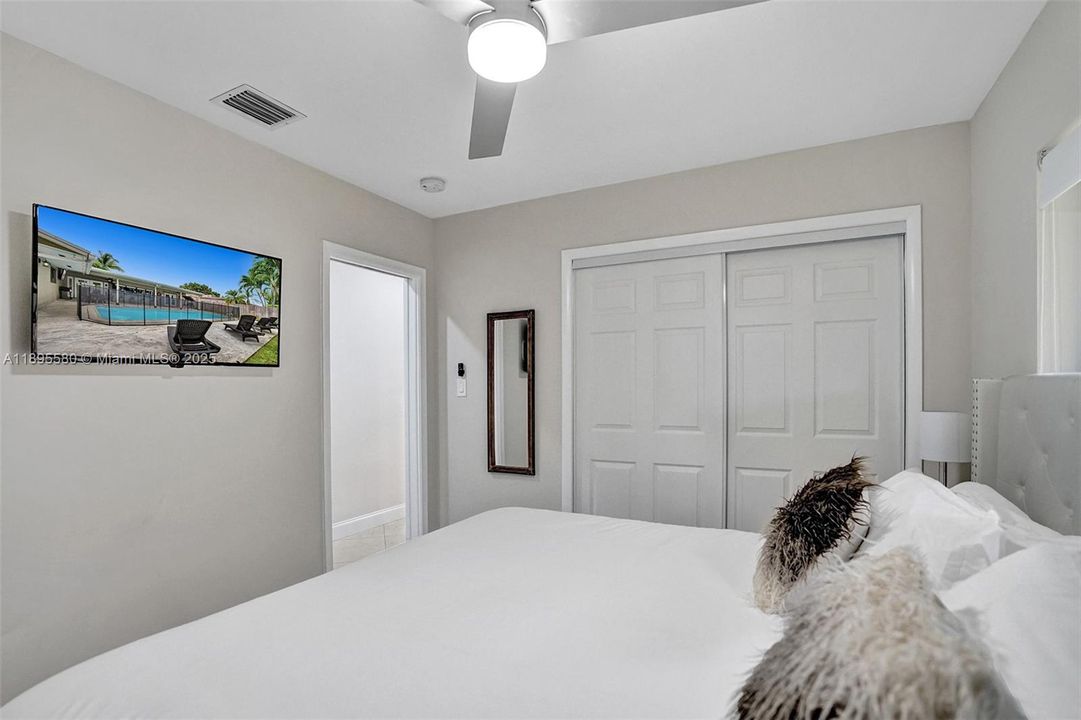 最近租的: $5,500 (4 贝兹, 2 浴室, 2061 平方英尺)