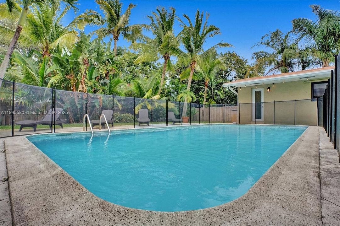 最近租的: $5,500 (4 贝兹, 2 浴室, 2061 平方英尺)