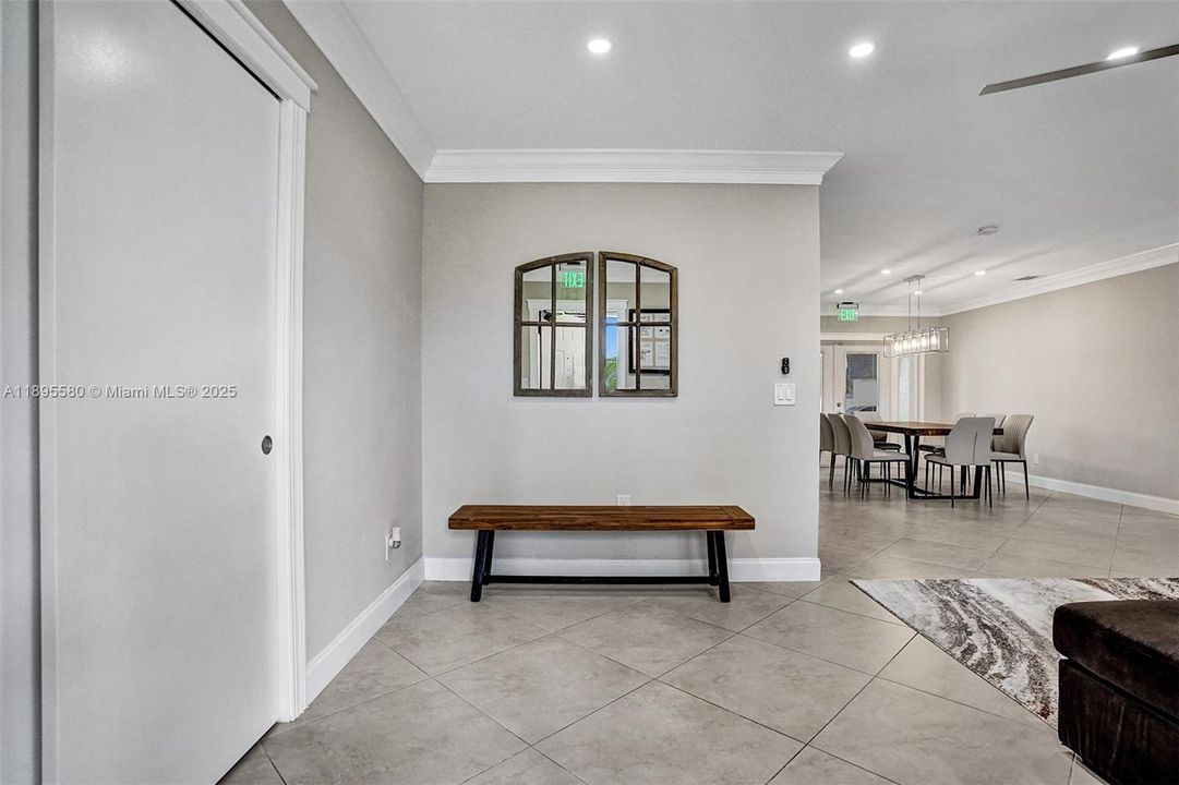 最近租的: $5,500 (4 贝兹, 2 浴室, 2061 平方英尺)