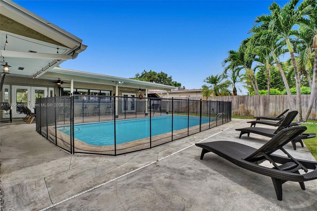 最近租的: $5,500 (4 贝兹, 2 浴室, 2061 平方英尺)