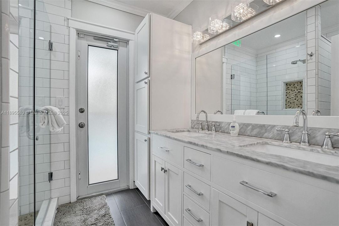 最近租的: $5,500 (4 贝兹, 2 浴室, 2061 平方英尺)