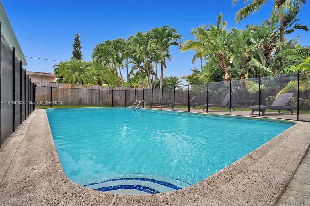 最近租的: $5,500 (4 贝兹, 2 浴室, 2061 平方英尺)