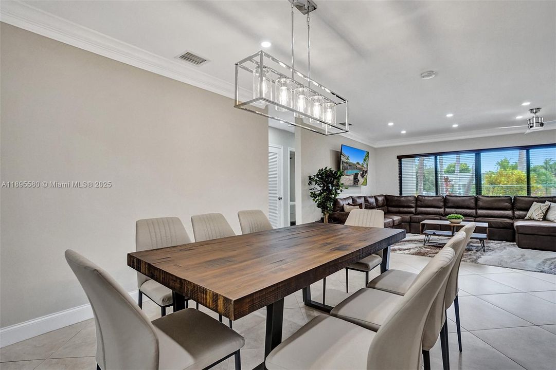 最近租的: $5,500 (4 贝兹, 2 浴室, 2061 平方英尺)