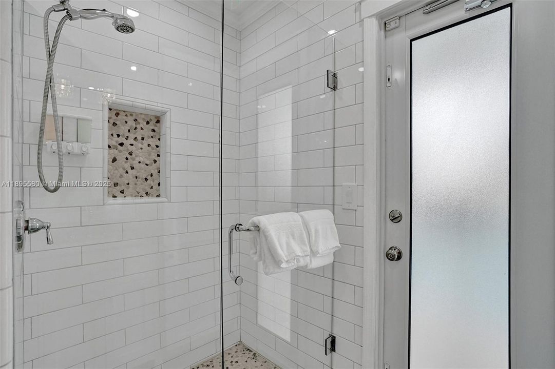 最近租的: $5,500 (4 贝兹, 2 浴室, 2061 平方英尺)