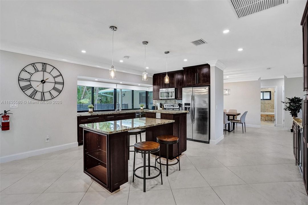 最近租的: $5,500 (4 贝兹, 2 浴室, 2061 平方英尺)