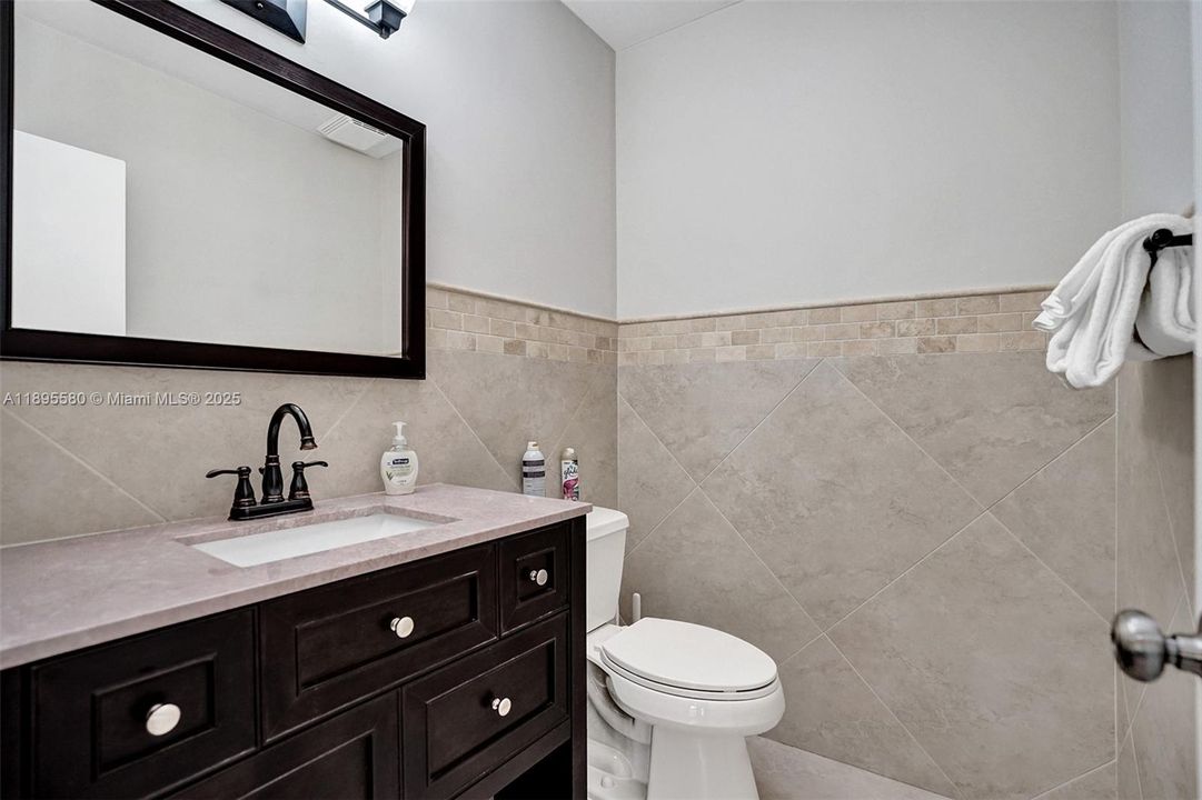 最近租的: $5,500 (4 贝兹, 2 浴室, 2061 平方英尺)