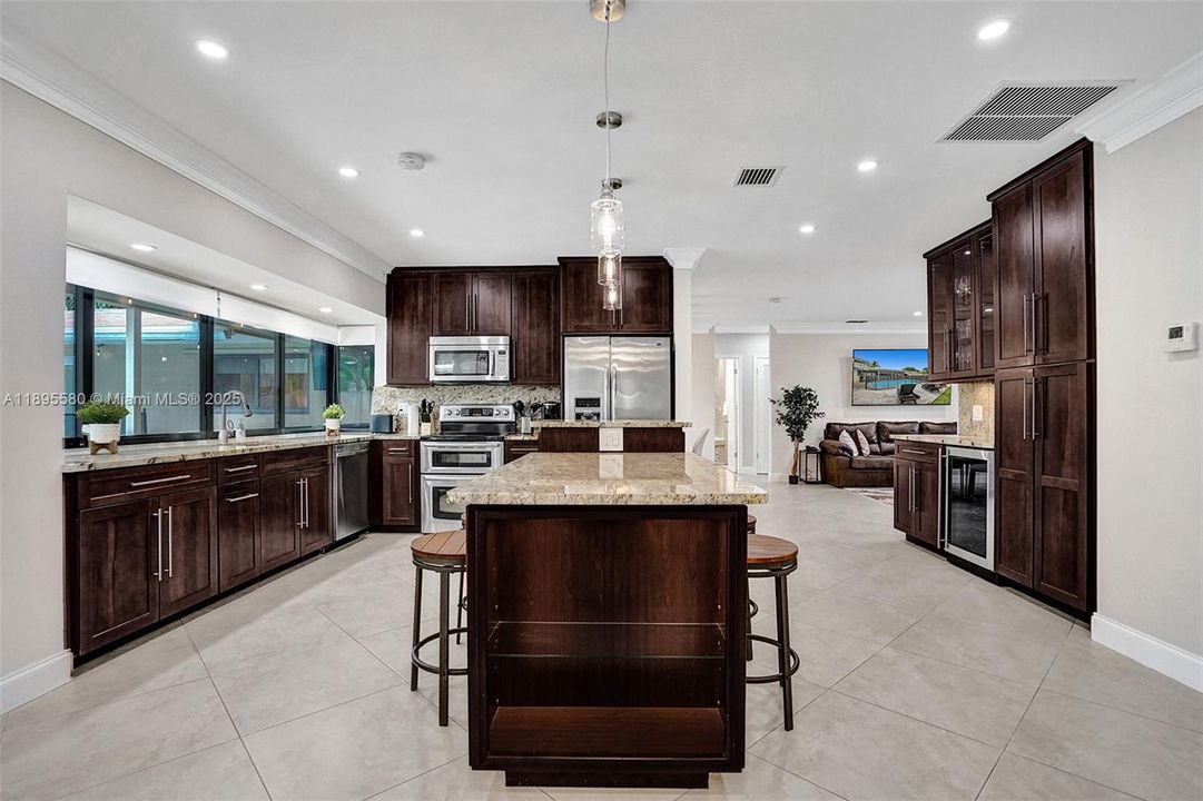 最近租的: $5,500 (4 贝兹, 2 浴室, 2061 平方英尺)