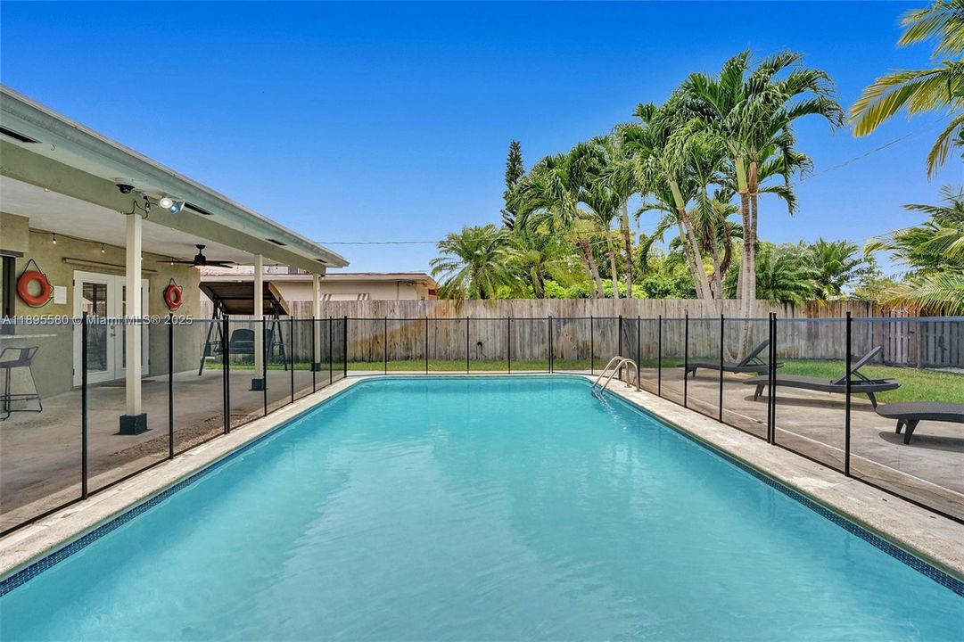 最近租的: $5,500 (4 贝兹, 2 浴室, 2061 平方英尺)