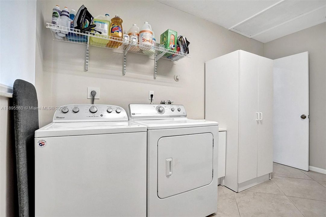 最近租的: $5,500 (4 贝兹, 2 浴室, 2061 平方英尺)