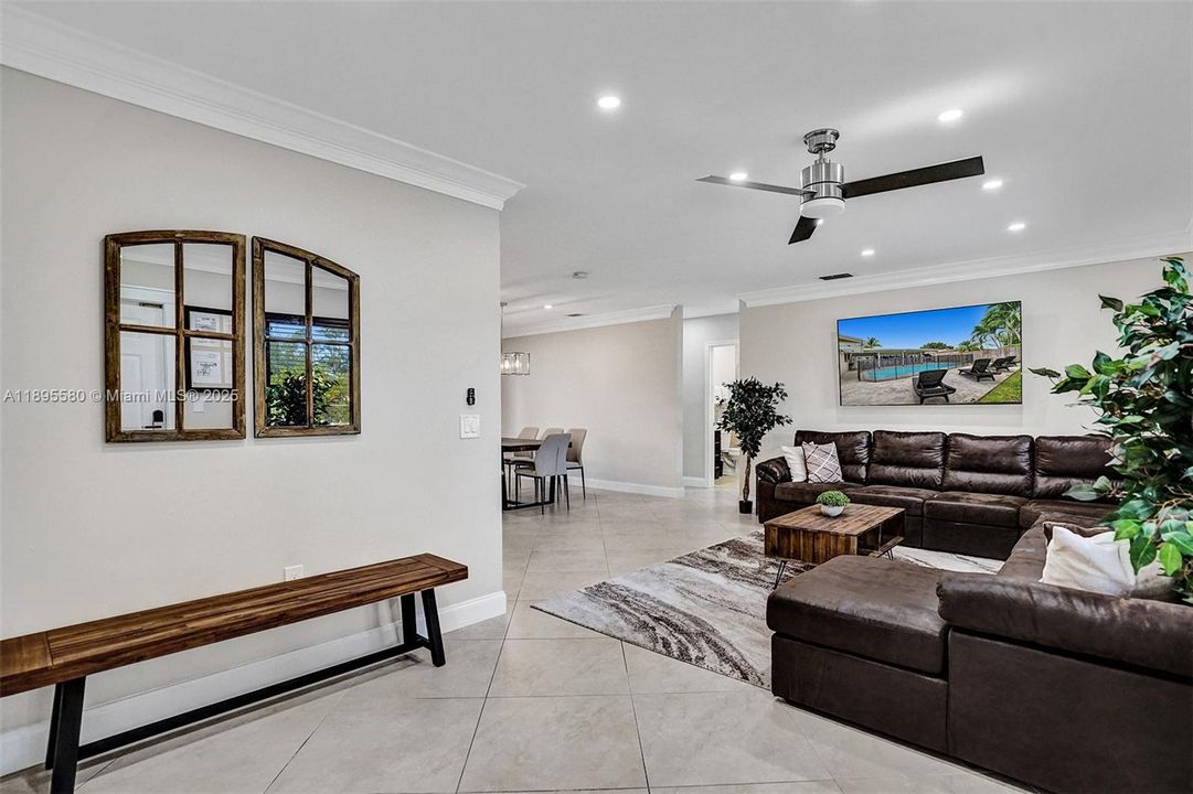 最近租的: $5,500 (4 贝兹, 2 浴室, 2061 平方英尺)