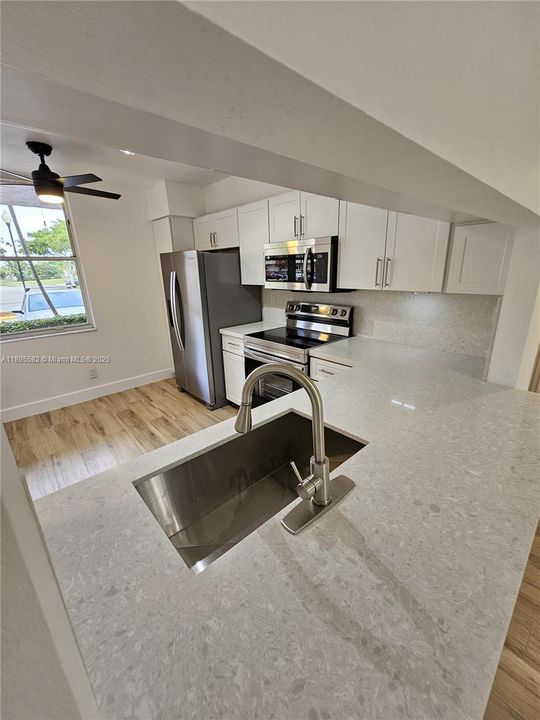 Active With Contract: $175,000 (2 beds, 2 baths, 965 Square Feet)