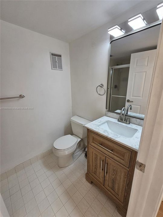 Active With Contract: $175,000 (2 beds, 2 baths, 965 Square Feet)